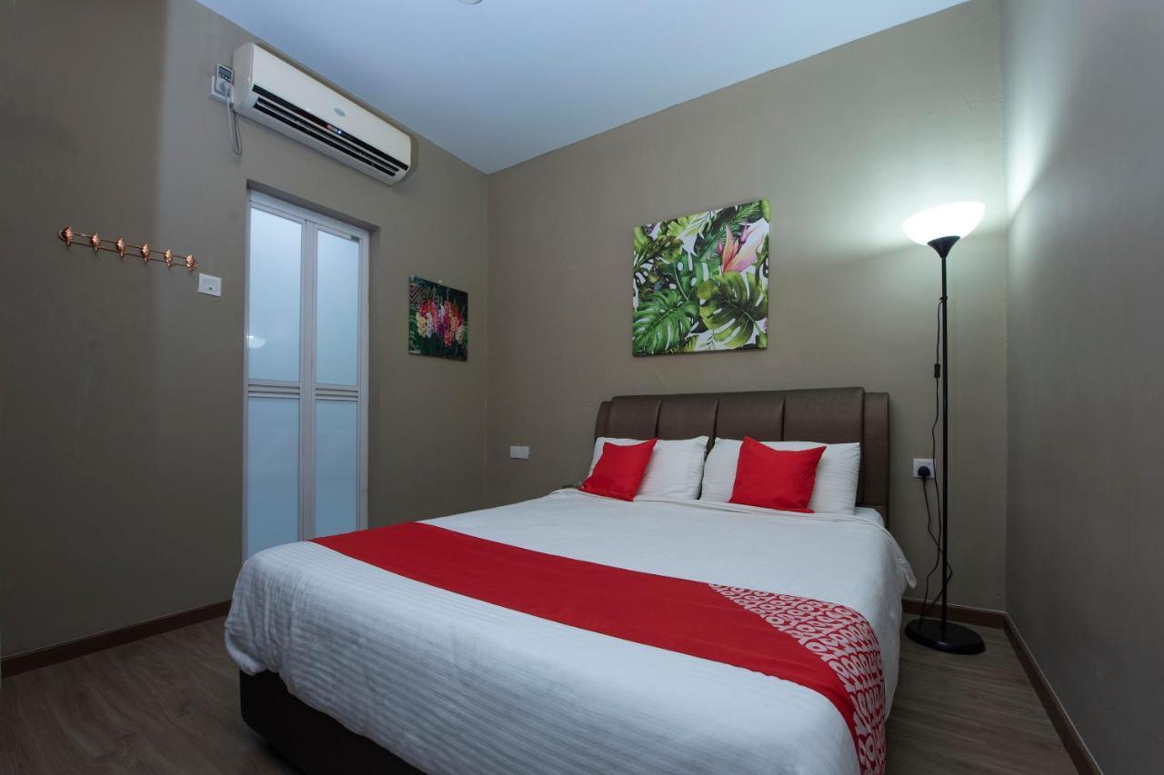 Oyo 90231 Hotel By The Park Plt Johor Bahru Bagian luar foto