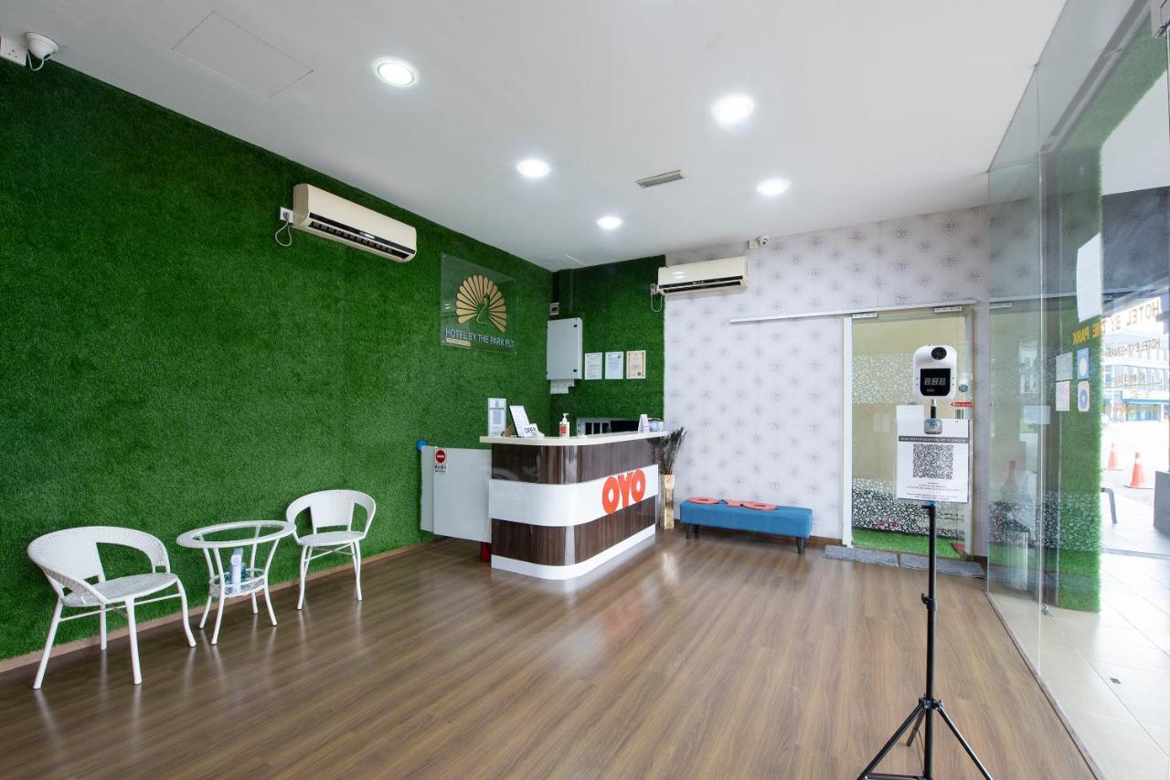 Oyo 90231 Hotel By The Park Plt Johor Bahru Bagian luar foto