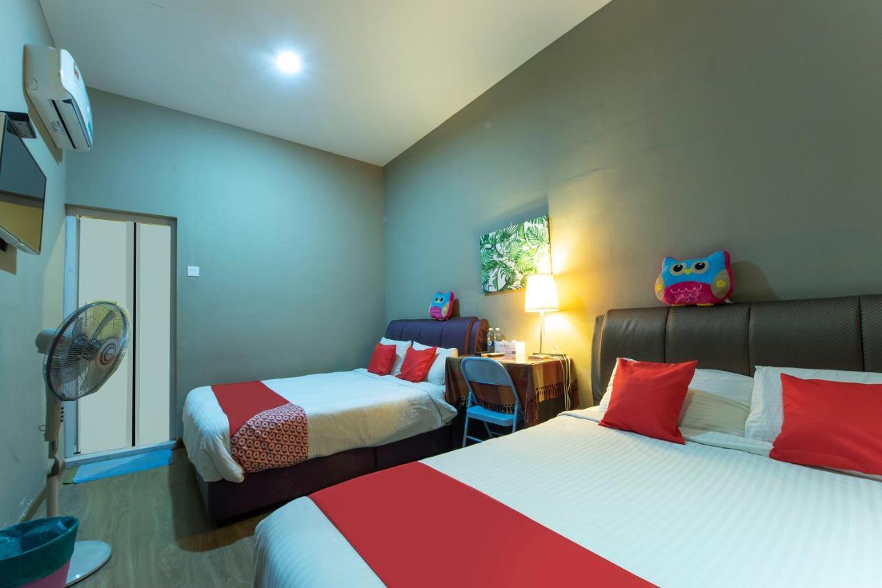 Oyo 90231 Hotel By The Park Plt Johor Bahru Bagian luar foto
