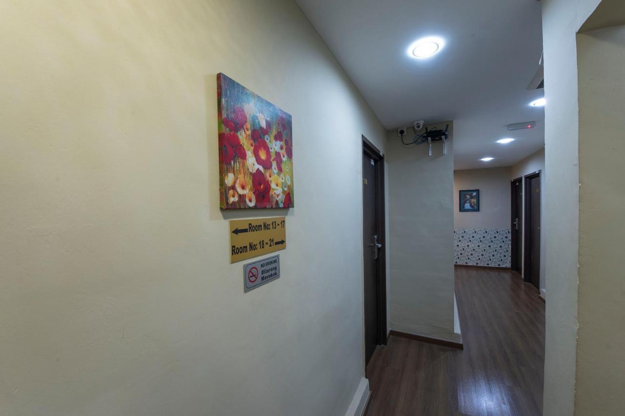 Oyo 90231 Hotel By The Park Plt Johor Bahru Bagian luar foto