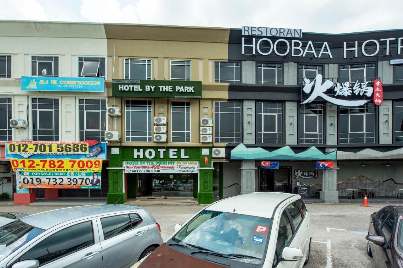 Oyo 90231 Hotel By The Park Plt Johor Bahru Bagian luar foto