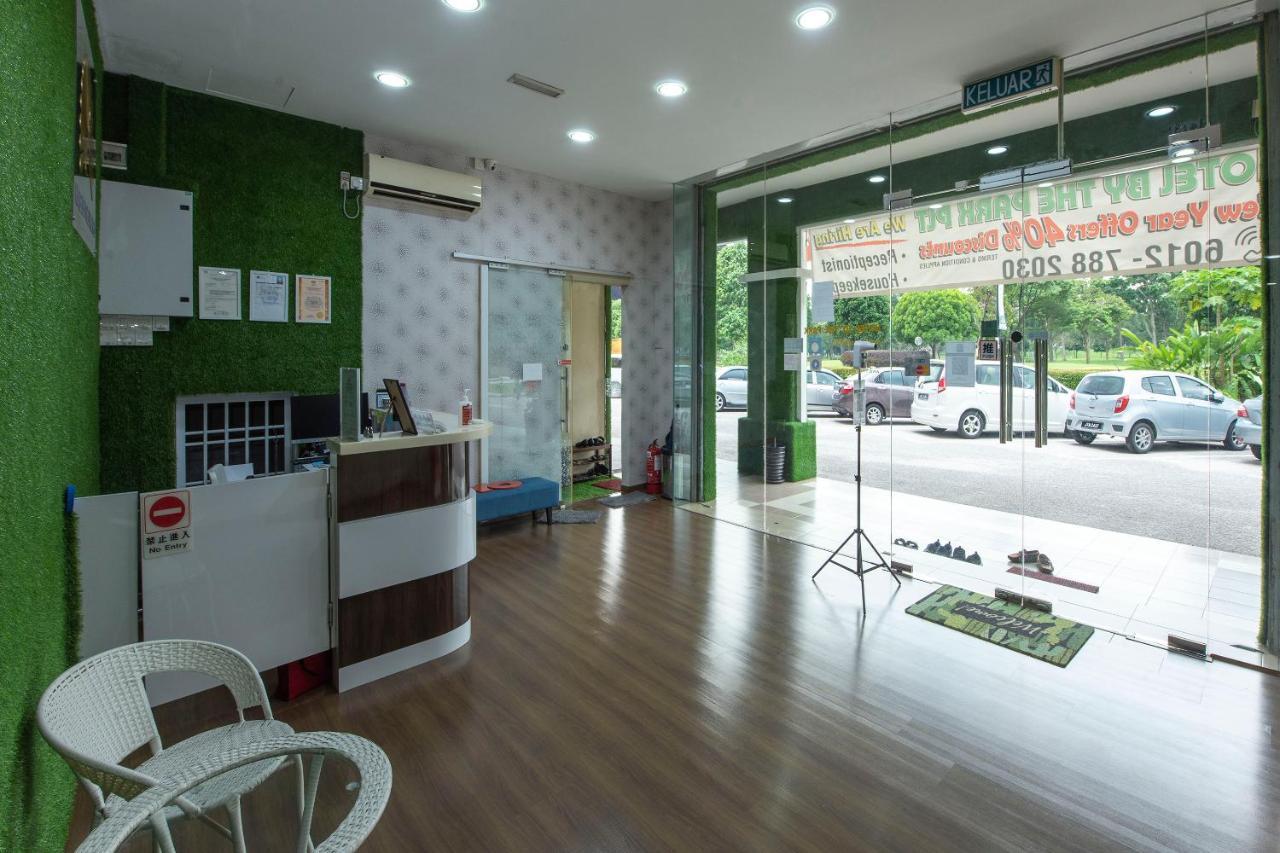 Oyo 90231 Hotel By The Park Plt Johor Bahru Bagian luar foto