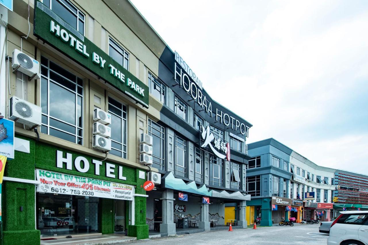 Oyo 90231 Hotel By The Park Plt Johor Bahru Bagian luar foto