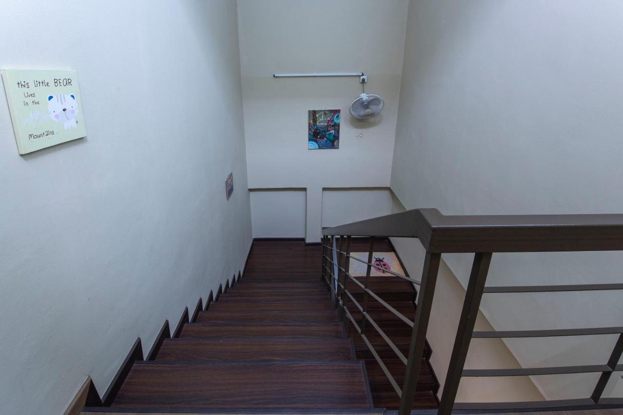 Oyo 90231 Hotel By The Park Plt Johor Bahru Bagian luar foto