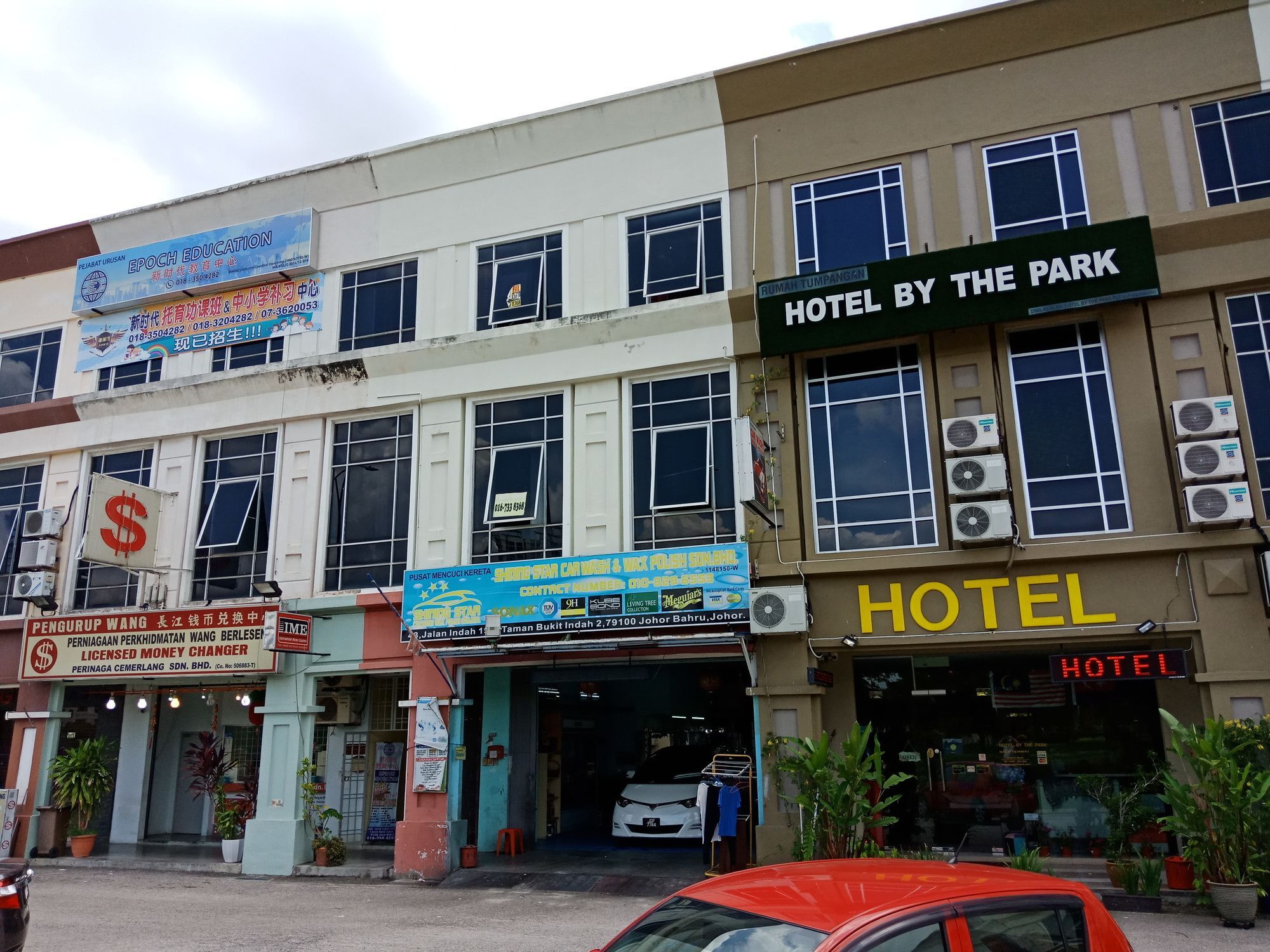 Oyo 90231 Hotel By The Park Plt Johor Bahru Bagian luar foto